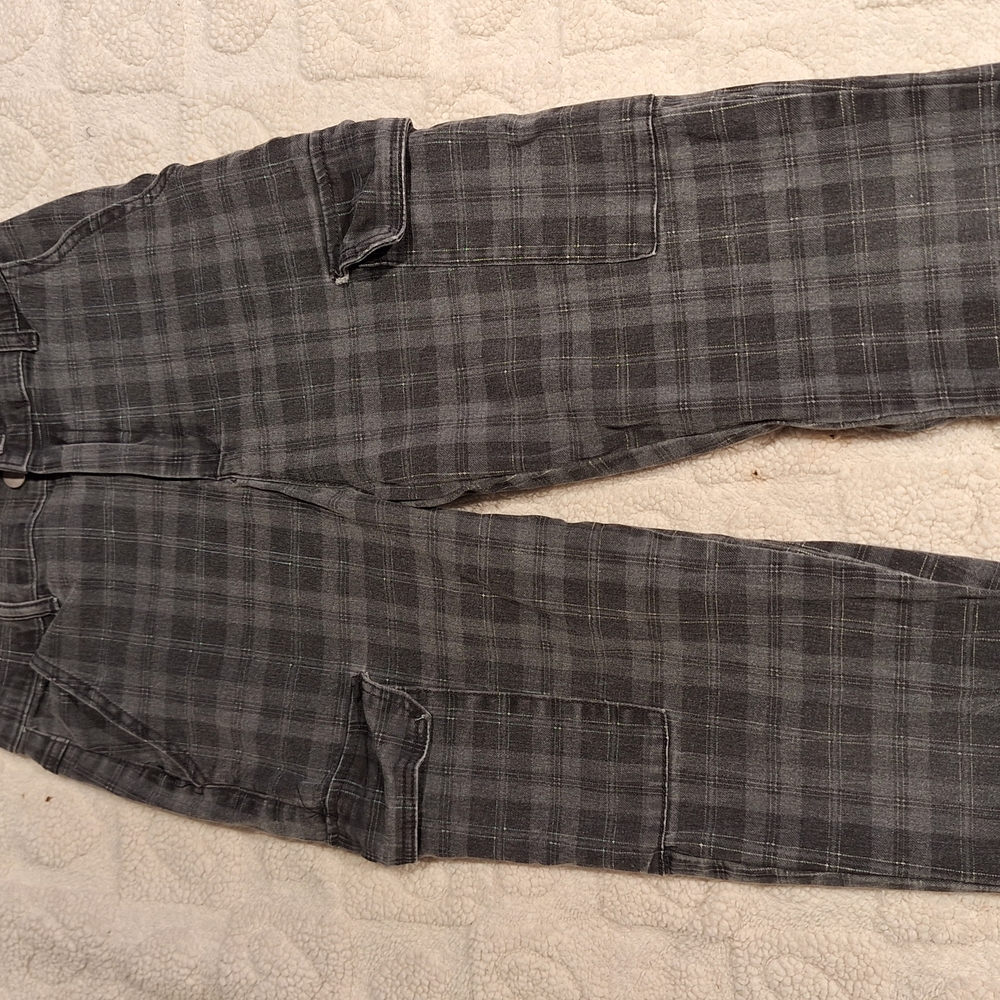 Almost Famous Plaid Cargo Pants w/ Elastic Waist!